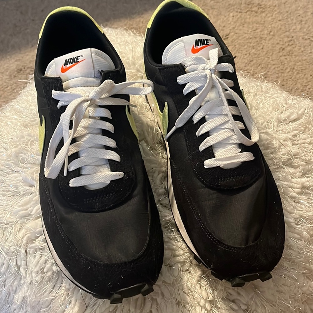 Nike Waffle Trainer shoe